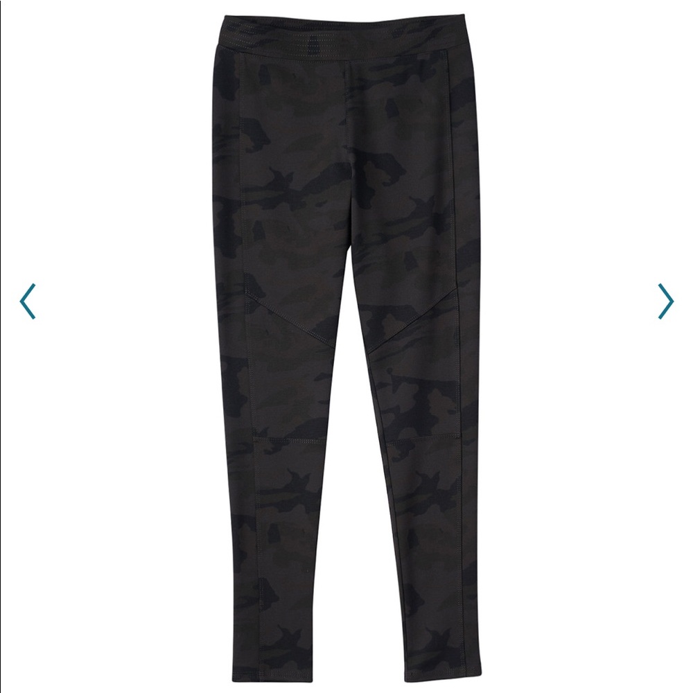 Girls Mudd camo print ponte pants size 12